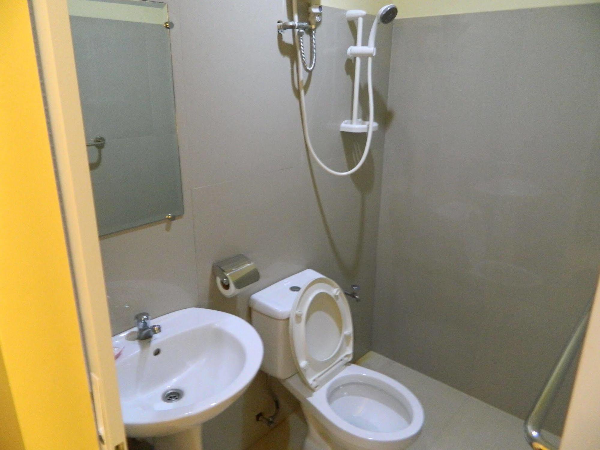 Qanaq Hotel Davao City Eksteriør billede